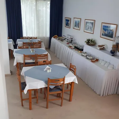 酒店 Mariliza 马尔马里