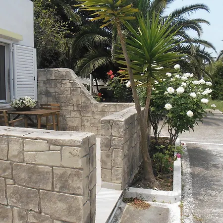 酒店 Mariliza 马尔马里